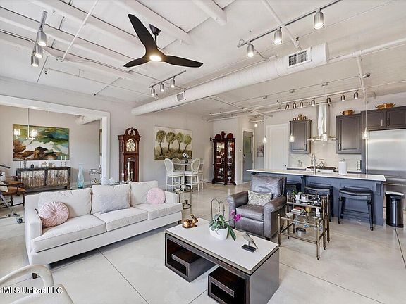 4th image of 145 Republic St Unit 321