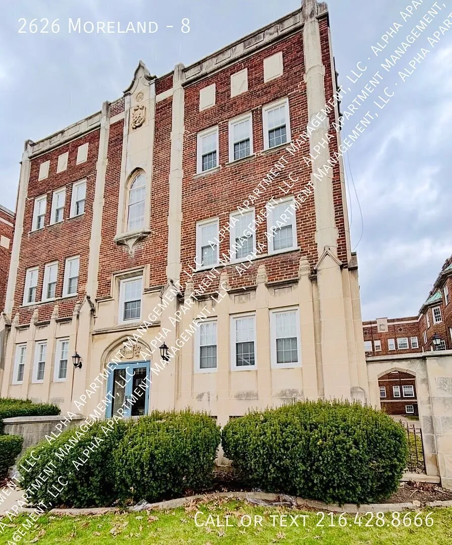 Two bedroom CLE Heights — Photo 1