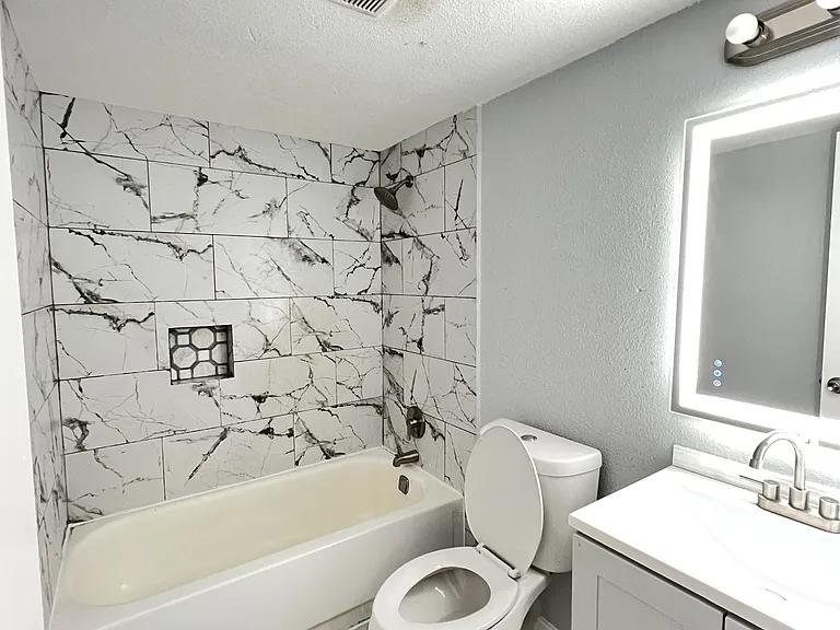 425 N Gilmer St #9 — Photo 5