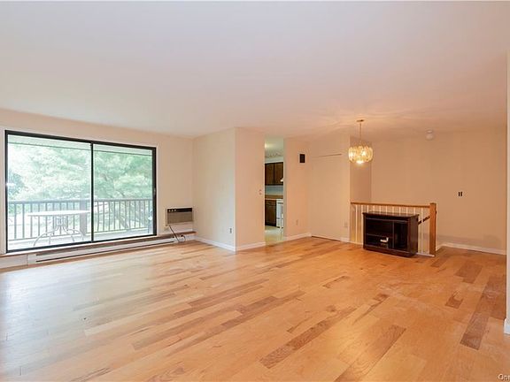 3rd image of 708 Vista On