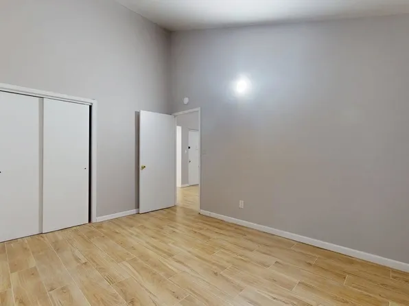 76-16 Grand Cent Parkway image 12 of 21