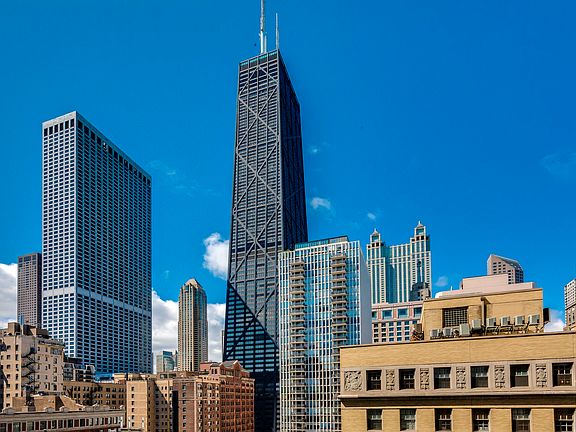 4th image of 910 N Lake Shore Dr APT 1518