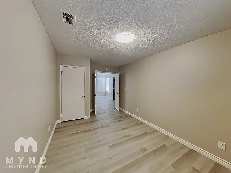 1602 Mapleleaf St — Photo 12