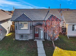 35 N Jepsen Cres, Red Deer, AB T4P0A9