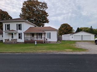 130 W Riverside Dr, Ionia, MI 48846