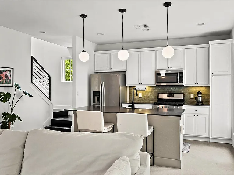 1213 Eleanor St #B — Photo 11