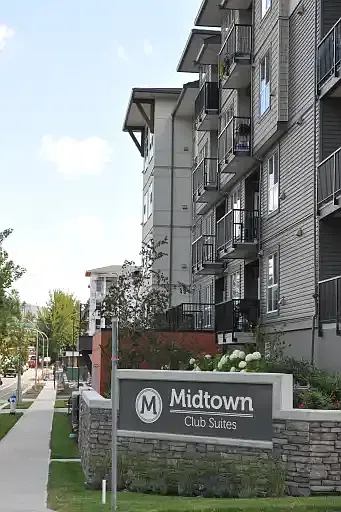 2 bed, 1.0 bath, 799 sqft, $1,825 — Photo 2