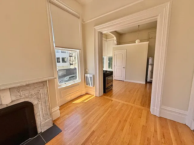 Studio, 335 sqft, $2,500 — Photo 4