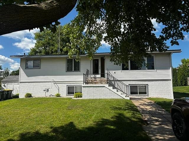 1st image of 940 13th St