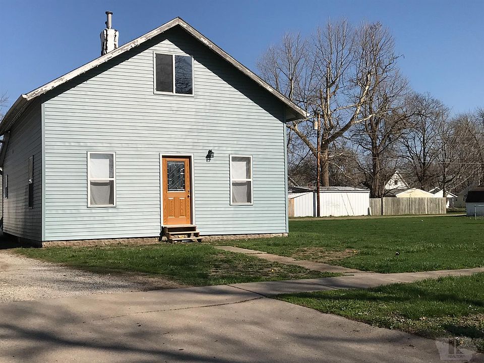 1st image of 524 S Adella St