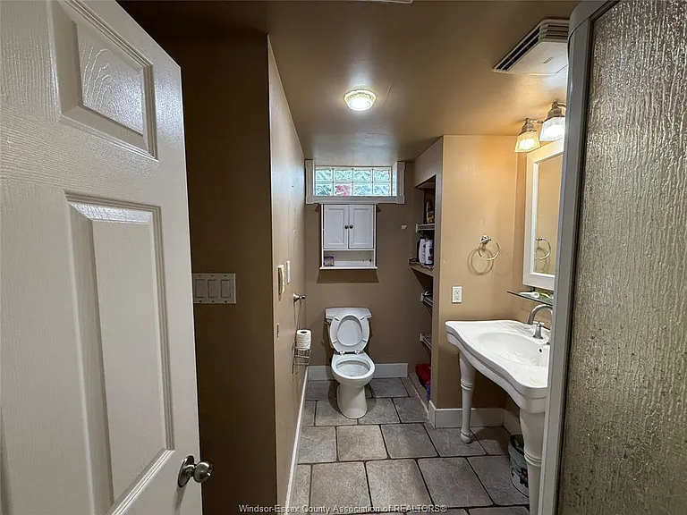 3087 Avondale Ave — Photo 4