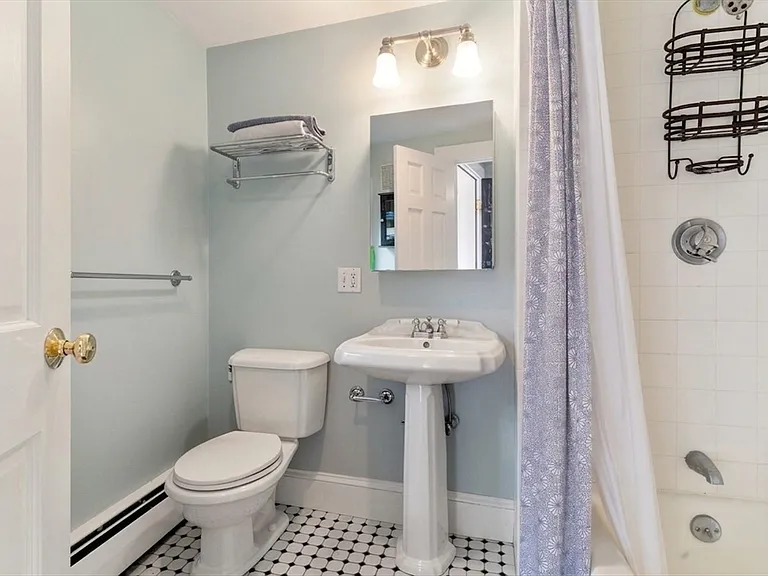 12 Monument Ave #1 — Photo 8