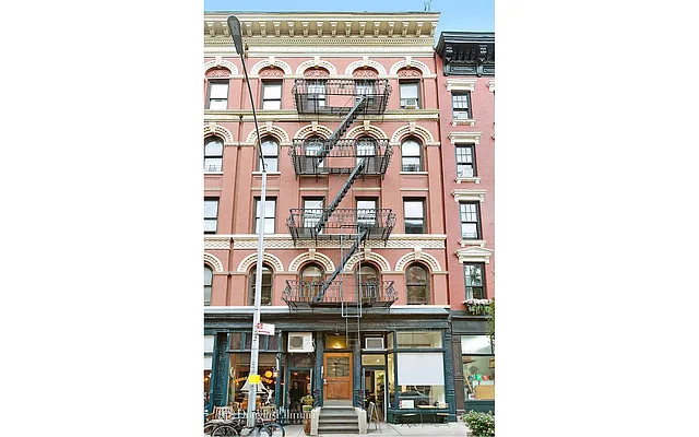 Sold by Douglas Elliman | media 20