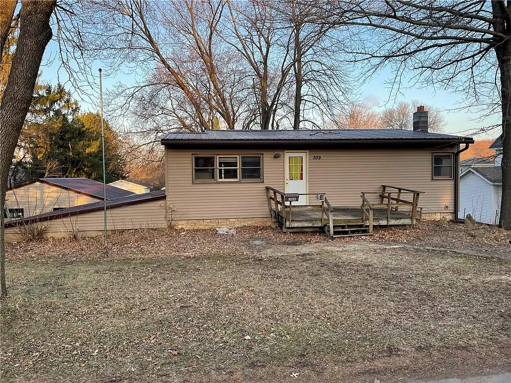 2 bed, $895 — Photo 1