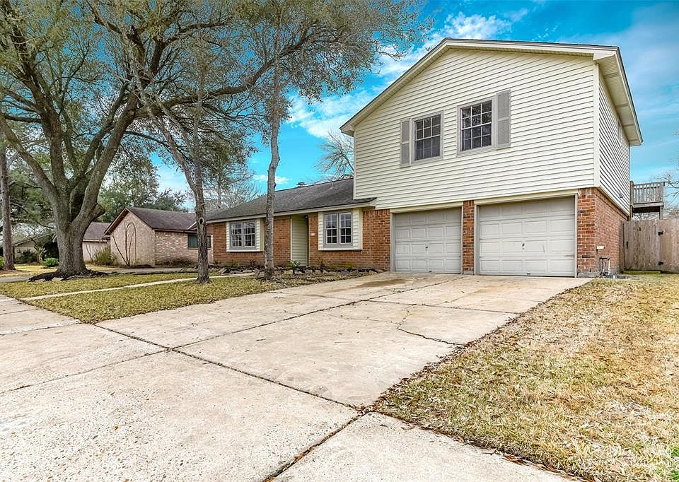 1st image of 718 Whitecap Dr