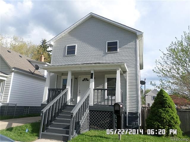 1st image of 841 Ash St