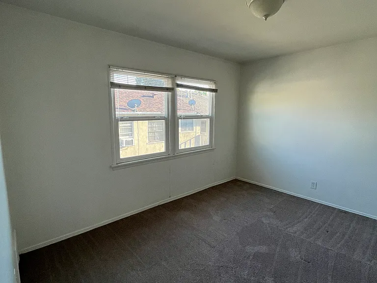 1225 Harvard St #7 — Photo 12