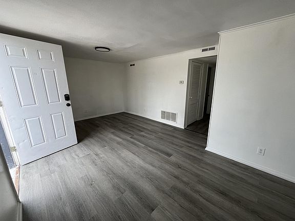 2nd image of 408 S Mulberry St #11140117