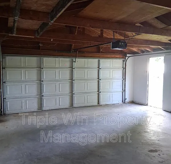 524 Acorn Dr — Photo 6