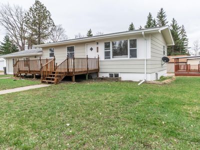 107 2nd St E, Center, ND, 58530