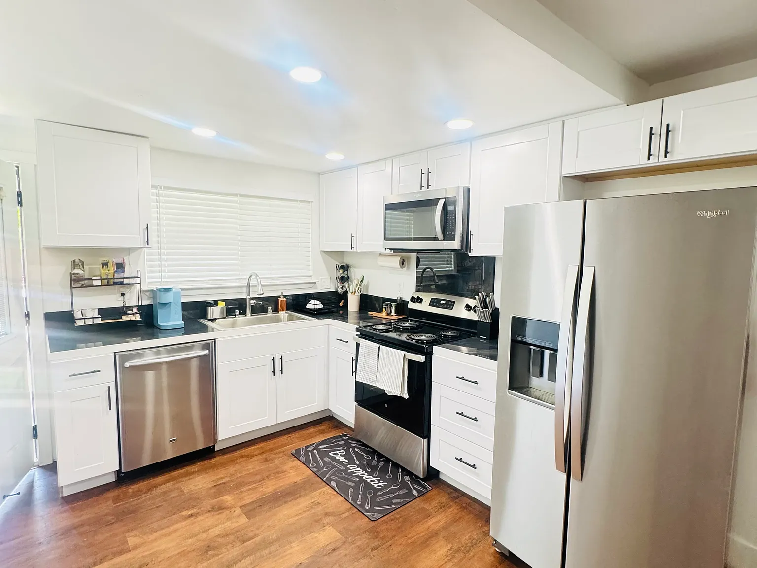 2 bed, 1000 sqft, $2,350 — Photo 4