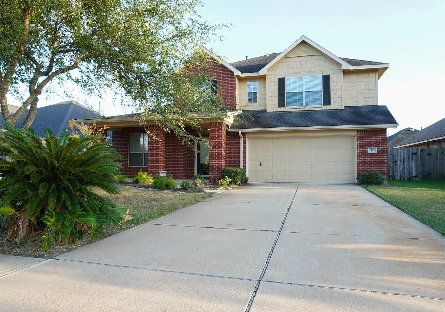 4 bed, 3.5 bath, 2915 sqft, $3,300 — Photo 2