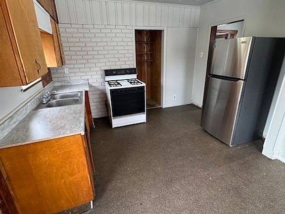 4th image of 3011 Hoagland Ave