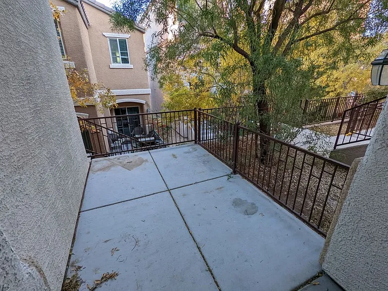 7760 Floral Fabric Ct — Photo 39