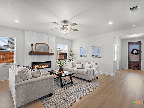 3rd image of 8523 Glade Dr