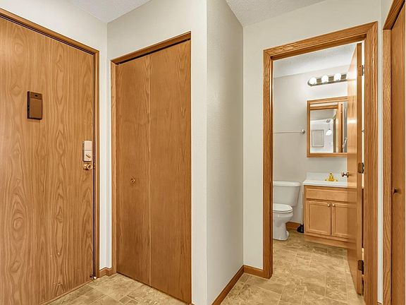 3rd image of 913 Roberts Ave #153fa2987