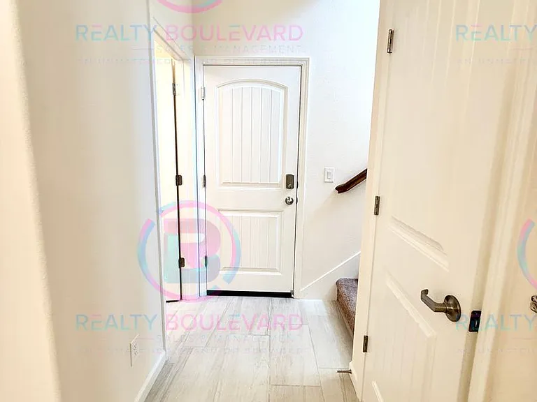 1019 Middle Gate Rd — Photo 13