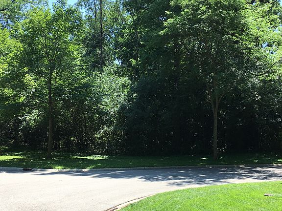 5th image of 470 Yorktowne Ln