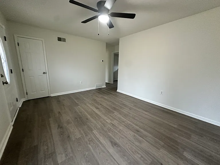 6294 Martinwest Dr — Photo 17