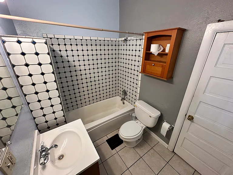 324 E Uintah St — Photo 8