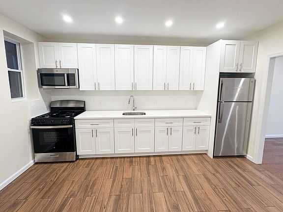 3rd image of 35-14 Ditmars Blvd #2A