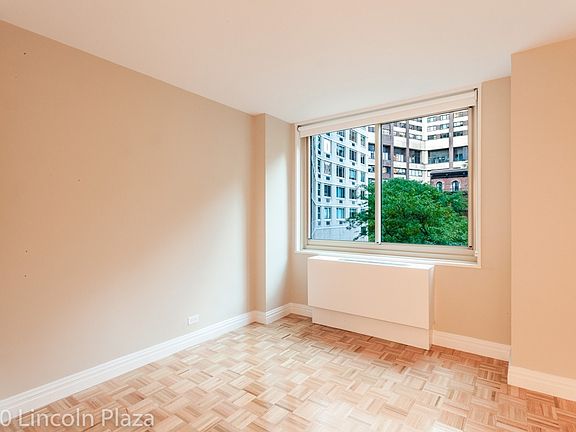 3rd image of 30 W 63rd St APT 3A