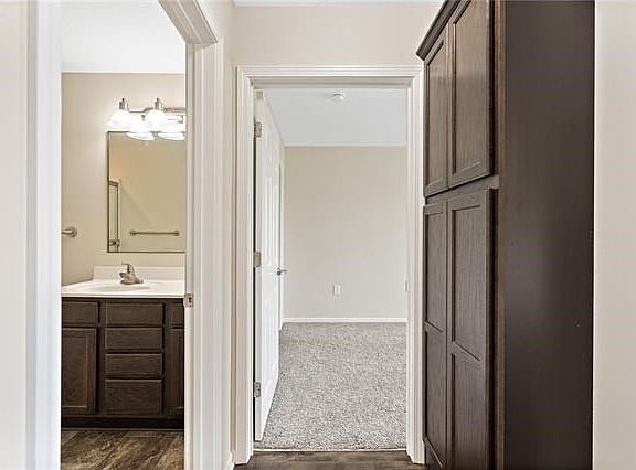 5th image of 801 SE Battery Dr #304