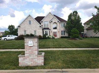 2184 Schrader Ln, North Aurora, IL 60542