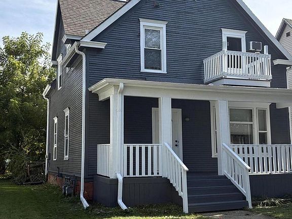 2nd image of 937 Grove AVENUE