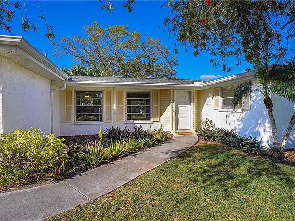 3rd image of 3133 Regatta Cir