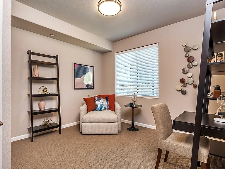Canyon Oaks Luxury Apartments — Photo 33