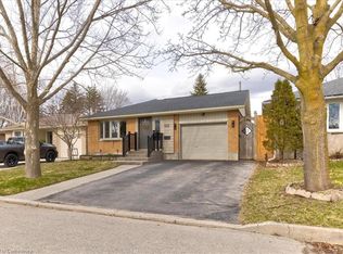 353 Lee Cir, Waterloo, ON N2K2L8