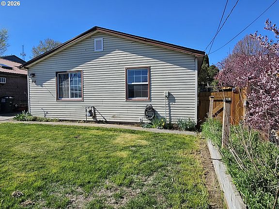 5th image of 711 SE 8th St