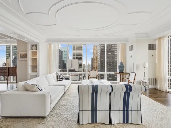 641 5th Ave, New York, NY