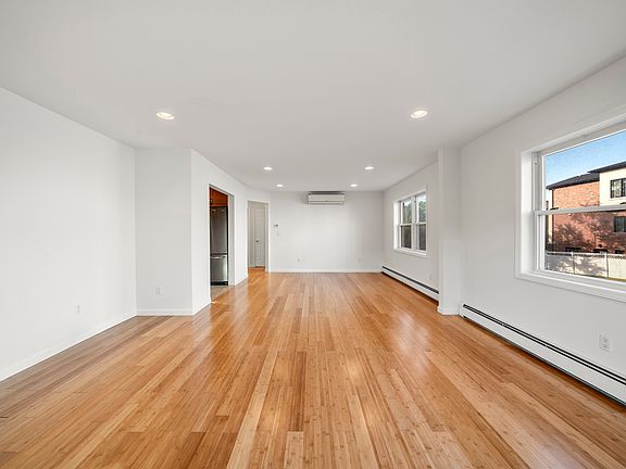 4th image of 1589 Anderson Ave Floor 1
