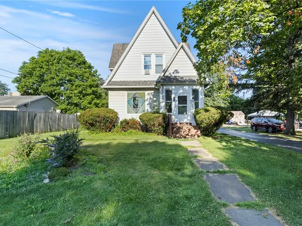 193 N Main St, Lyndonville, NY 14098