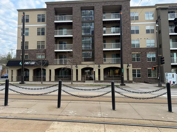 2900 University Ave SE APT 402, Minneapolis, MN 55414