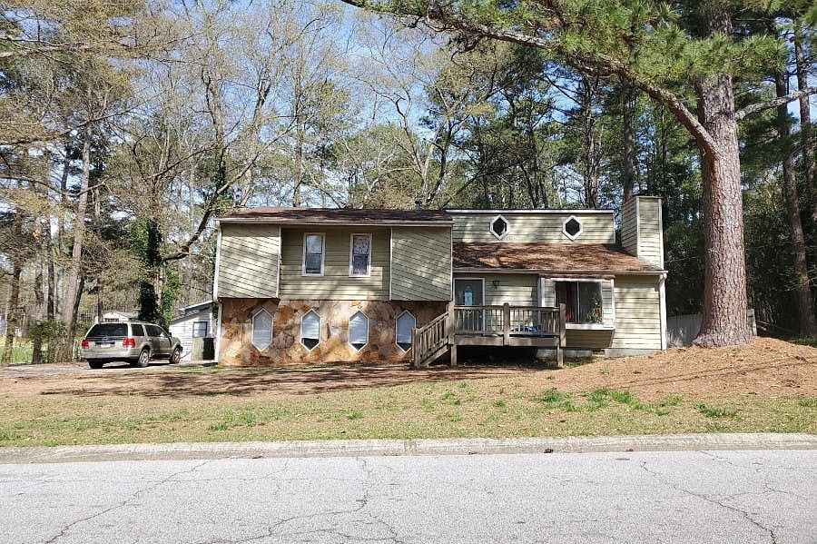 1st image of 3885 Lester Woods Dr