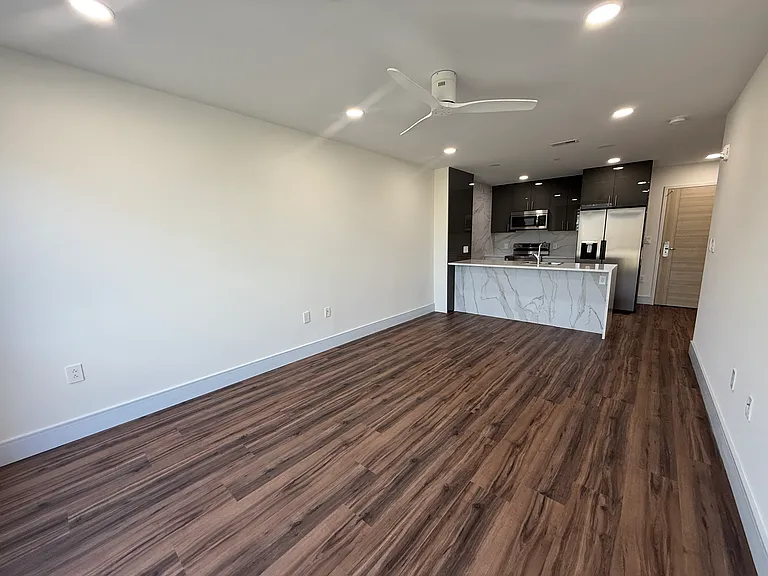 4904 Spruce St #218 — Photo 6