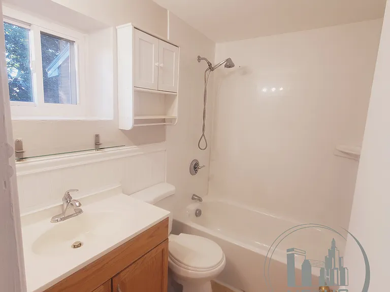 219 Bishop Dr — Photo 8